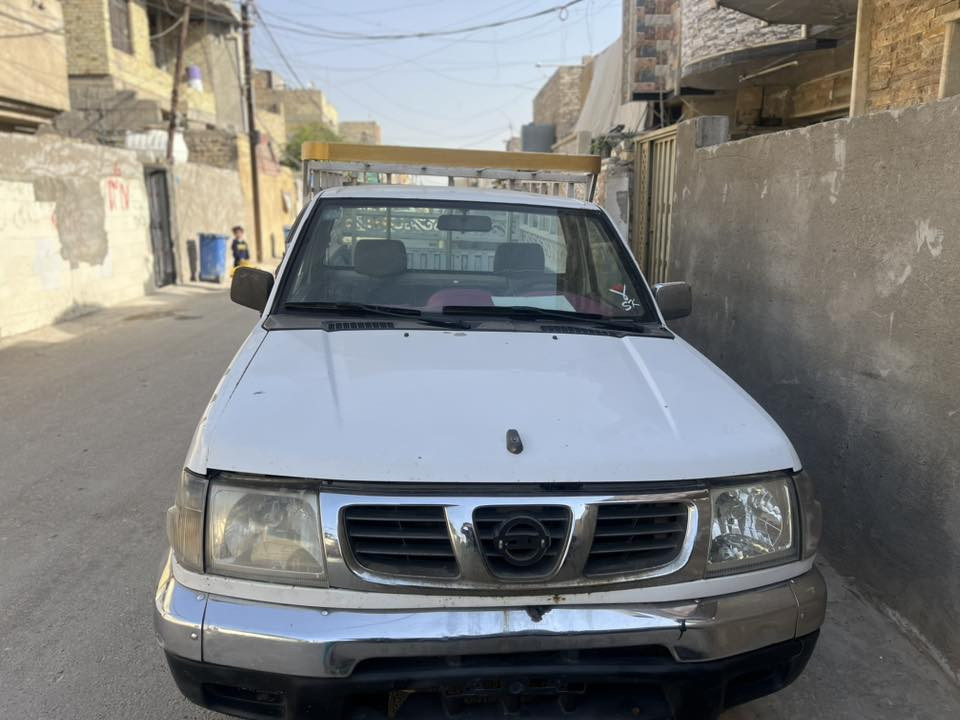 السلام عليكم 

سيارة بيكم نيسان موديل  2002بسمي. تحويل ثاني يوم رقم الماني 
سيارة نضيفة محرك كير مكفولات بيه نواقص بسيطة 
السعر 60 وبيه مجال 
العنوان بغداد الشعب سبع اقصور
الاتصال : ***********
