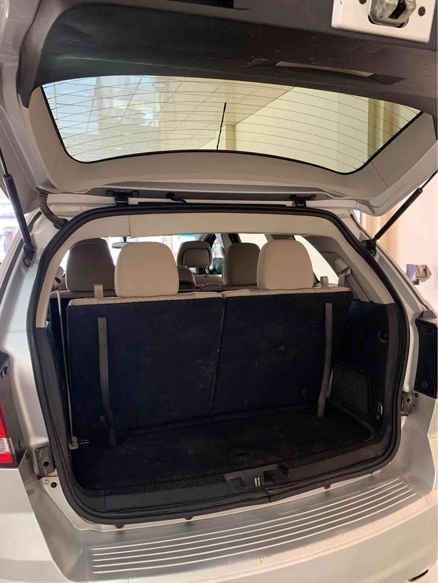 دوج جورني موديل 2011 مواصفات SXT
3قطعه و نيف صبغن بي داخلي و بي دوسه و بي دكمه
پيش و پاش كبسن ايرباك شرتن نه فه بينه . مه كينه 6 بستن
گير و مه كينه و تبريد شرتن مه كينه نه فه كريه ب شرته
مواصفات ( 3 مقعدي+بصمه+تبريد مركزي+مانع انزلاق)
سياره يا ل زاخو تحويل شرته
سعر:103$ ورقه و مجال 
رقم تلفون كورك+وتس اب: *********** زاخو
