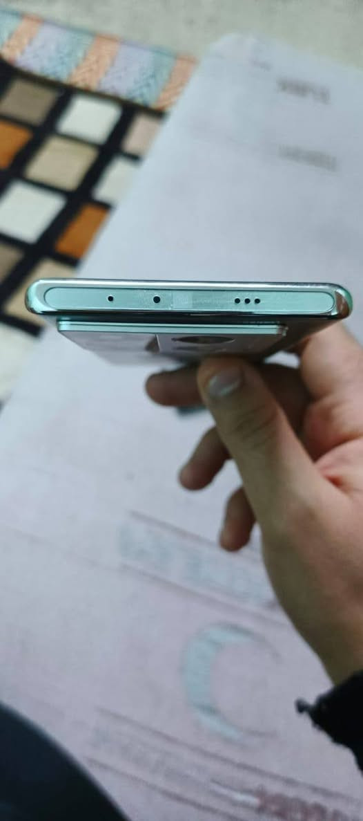 السلام عليكم جهاز انفنكس نوت 40 5 جي الجهاز فول نظافه كامل ملحقات سعر الجهاز 225 بمجال بسيط***********/***********
