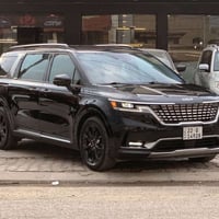 كرنفال ٢٠٢٤ • V6 ٣٫٥ • جلد مشمشي