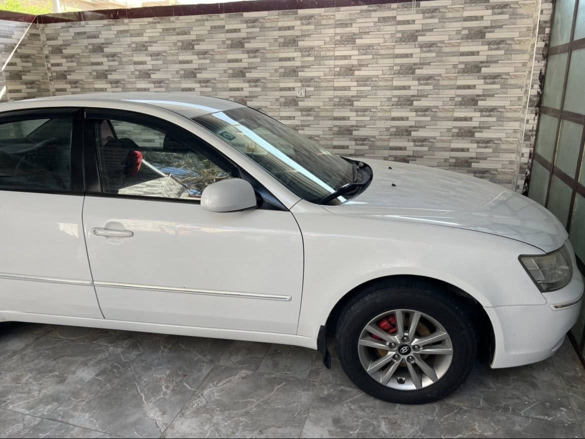 السلام عليكم سوناتا للبيع وارد كوري موديل 2012 رقم بصرة جاهزه حداديه تخم تاير تبريد تدفئه بسمي جديد السيارة مامشتغله تكسي مكان السياره القرنه السعر 120 رقم ***********
