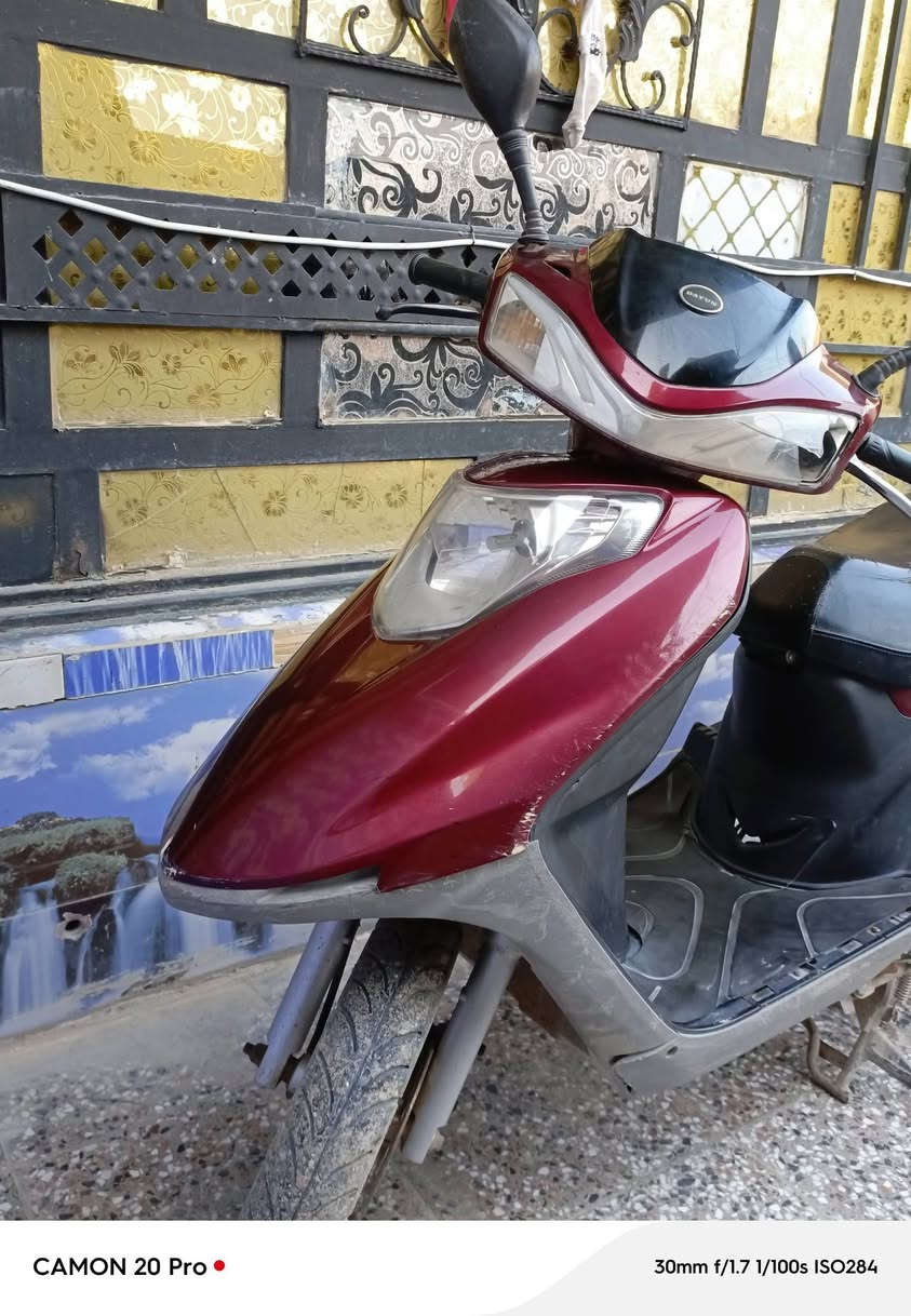 دايوان سبيسي ١٢٠
دراجه كلش نضيفه محرك ممفتوح بي برغي بس حالين بي تبخير يرادلها تجفيت 

تشتغل وتمشي تخبل 
بيها باتري جديد البارحه شاده

الدراجه نضيفه كلش بيها اوراق 

للبيع السعر ٢٢٥ وبيها مجال قليل 

مكاني بغداد


**إذا كنت صاحب هذا الإعلان وتريد حذفه لأي سبب، رجاءا أرسل رسالة إلى الدعم الفني**