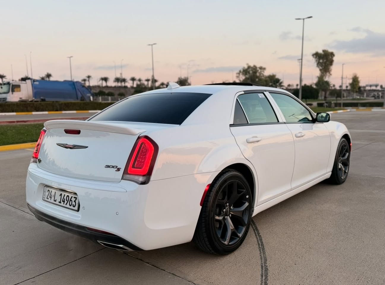 سلام عليكم 
كليزر ئؤبامة 
مؤديل (٢٠٢٢)
مواصفات ( S) 
فول مواصفات 
حساس ؛ رادار 
ئيشرة بل مري 
دمام بل سندوق 
سماعة bts 
بانوراما ؛ شغال 
لايت ليد ؛ زينون 
باقي هواية مواصفات (S)
 معروفة 
سيارة كفالة حامة شرط 
كلين هةتا دحاميات شرط كفالة 
مكينة ؛ كير ؛ حدادية ؛ كل شرط كفالة 
سيارة ماشي (٥٦) ميل حقيقي 
سنوي ؛فحص؛ هذا ؛ كل جديد 
تحويل ؛ وةكالة ؛ شرط 
سعر سيارة (٣٣٢) وةرقة مجال قليل 
مكان سيارة (اربيل)
رقم موبايل ***********
رقم كورةك ***********
