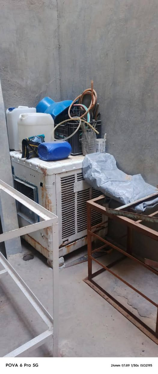 السلام عليكم غراض للبيع من ظمنهن ٥ زوالي و ٤ بنكات
***********
