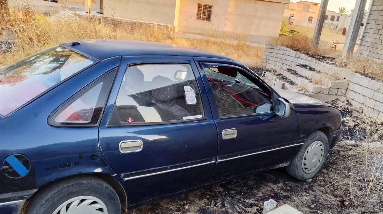فكترا 92 للبيع او المراوس
شرط المحرك و الكير و الرقم و التحويل 
سيارة حيل نظيفة 
***********
