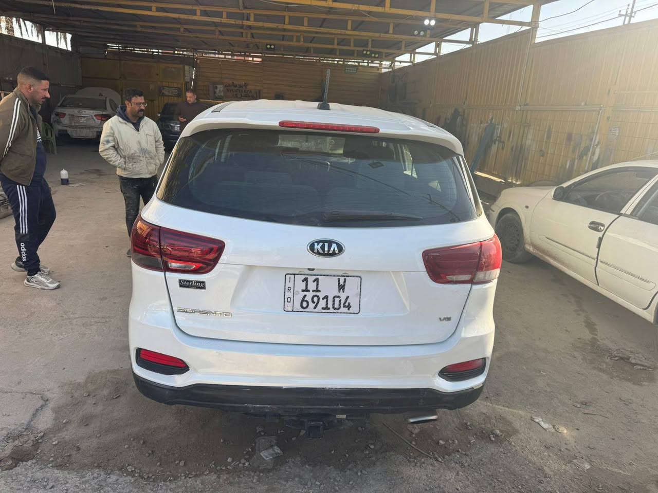 السلام عليكم سورنتو 20 امريكي   رقم بغداد انگليزي 6 سلندر 
المواصفات
3 قطع تبريد
بصمة تشغيل 
بصمة ابواب
كشنات كهربائية 
بردات ابواب بلاديه 
زرگات لا يت 
ومواصفات اخرى
تريد وكاله تريد مداور
السعر 170 عنوان بغداد حي الجهاد 
رقم الهاتف ‏‪***********‬‏
مكلف بنشر
