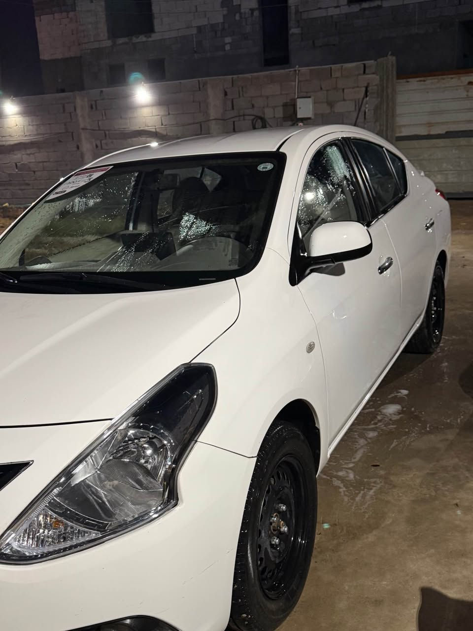 السلام عليكم 

مستعجل جداً للبيع نيسان صني 24
هندي ام البليته الزركة 
سياره كفاله عامه 
ماشيه 41 الف 
نظيفه جداً بعده بوضع الشركة الكتيب والغراض كلهن موجودات 
تبريد ثلج معروفه 
شاشة شكل لكزز 
السعر 127 وبيه مجال 
الموقع بصرة ابي الخصيب 
الرقم (***********) البصرة, العراق
