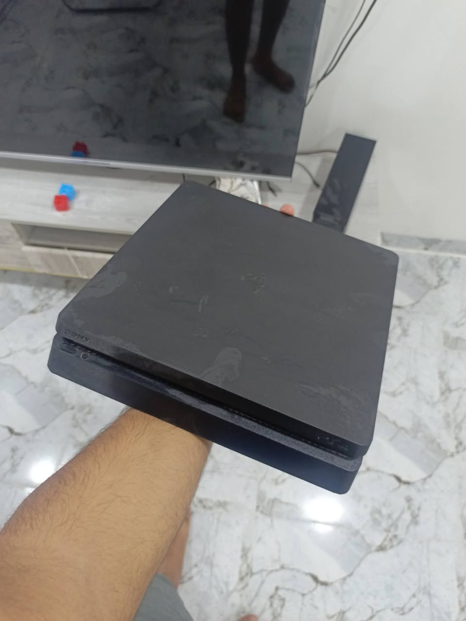 Ps4 نضيف واخر تحديث مع جوستك اصلي (يدة) و عاكسة اذا تريد بدل بطاريتها بس
سعر 250 الف دينار وبي مجال للطيبين


**إذا كنت صاحب هذا الإعلان وتريد حذفه لأي سبب، رجاءا أرسل رسالة إلى الدعم الفني**