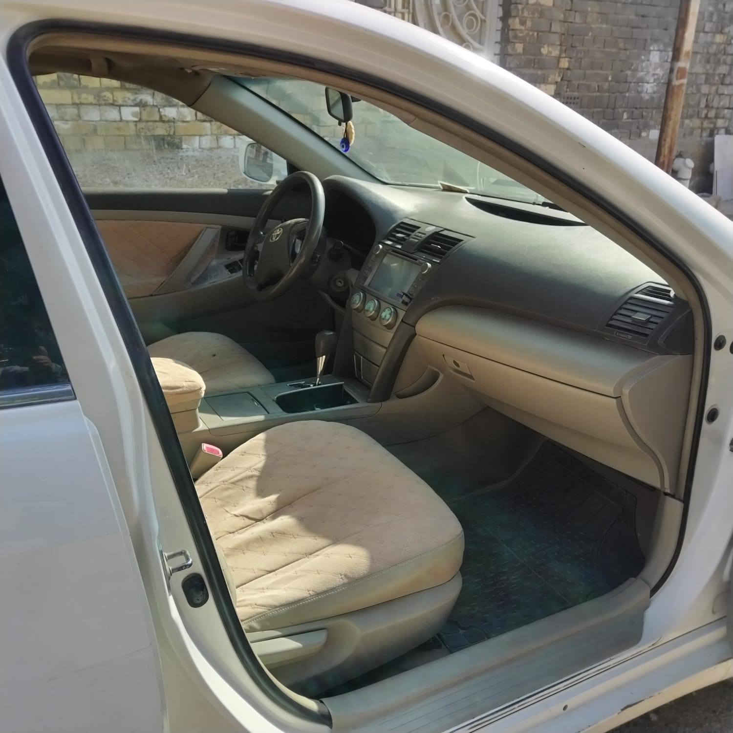 السلام عليكم 
تويوتا  اوريون موديل2009 خليجي 
فتحة سقف 
شاشة+ كاميرا 
داخل رصاصي 
قطعتين تبريد 
أشاير بلمري 
حساسات خلفي 
مكينة V6 3500
افلون 
بردة خلفية 
تحكم استيرن 
كشن الامامي السايق كهرباء 
رقم بغداد 
كير مكينة خير من الله 
صوت رواجز بل تشغيلة فقط 
السياره بيها صبغ البنيد والجاملغ الأمامي وتكحيل الباب الصدر مع الدعاميه الاماميه والخلفية 
قبق الجنطه بي من يم البرغي النرماده فطر
السيارة نظيفة وحلوه 
مكانها واسط قضاء الأحرار 
***********
السعر المطلوب 95
