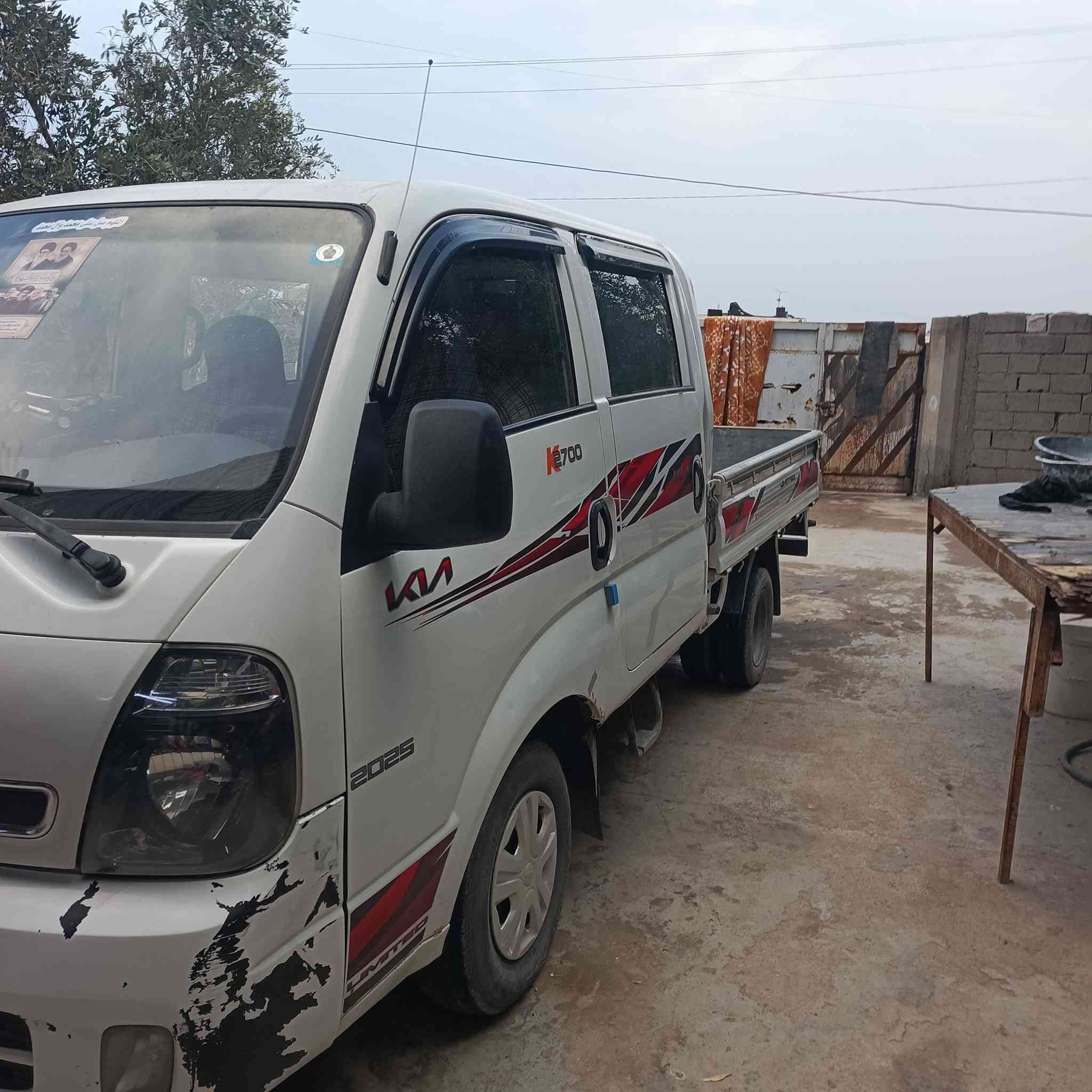 سلام عليكم كيا بنكو دبل قماره موديل 2015 رقم انكليزي سنويه ال 2027 يله تسقط سياره بيه ضربه بل باب العبري الي بصف السائق والباقي مكفوله كير شاصي اكسل محرك كله مكفوله مكان بابل على طريق الحله نجف قرب الجامعه السعر 130 وبيه مجال  الستفسار ***********/***********
