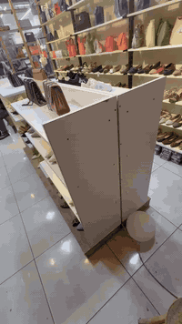 من رخصة الادمن عندي هاي فاترينة تفصال مثل ما موضح بالمنشور فدشي كلش مر...