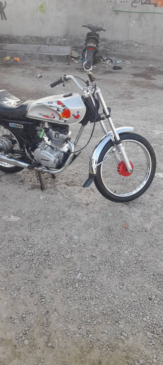 اسلام عليكم دراجه أدوات مفتوحا بس بستم السعر ٦٠٠ بيه مجال  العنوان بصره قضاء المدينة ارقم ***********
