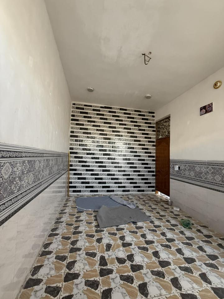 🏡دار  للأيجار 🏡.
المساحه : 100 متر 

📍موقع الدار :: ابي غرق حي الحسين قرب شارع بزل حجي علي 

🚫الطابق الاول : صاله / مطبخ / هول / غرفه / صحيات داخليه وخارجيه 

🚫الطابق الثاني : غرفه عدد 2 / صحيات 

————————————————-
للاستفسار مراسلة الصفحه 
او الاتصال على الارقام 
 0️⃣7️⃣7️⃣2️⃣6️⃣9️⃣9️⃣8️⃣2️⃣9️⃣2️⃣
                   سيد محمد الحلو 
 0️⃣7️⃣8️⃣1️⃣0️⃣8️⃣4️⃣8️⃣3️⃣0️⃣3️⃣
———————————————— 
                
                     القلم للعقار
📍 عنوان المكتب - ابي غرق - حي الحسين - قرب مشروع الماء
