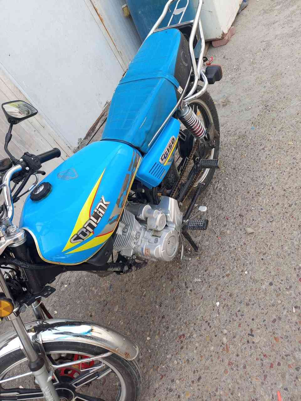 سلام عليكم ايراني للبيع موديل 2024 اوراق كامله كفاله عامه محرك ما مفتوح بصمه سويجين السعر 750 بيها مجال ***********
