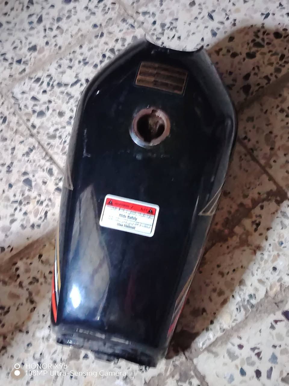 عنواني ميسان ابورمانه 
سلام عليكم تانكيات للبيع مال يراني 2 ثنين 35 رقم واتساب ***********
