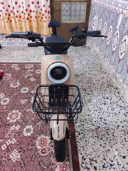 ارR9جديده جدا خمس بطاريات سعرها 4500وبيهه مجال لطيبين مكاني بغداد رقمي ***********
