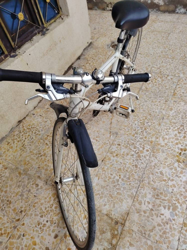 للبيع 
بيسكل ياباني
حجم ٢٦ 
جديد 
قفل ١٠٠ 
*********** عمارة, ميسان
