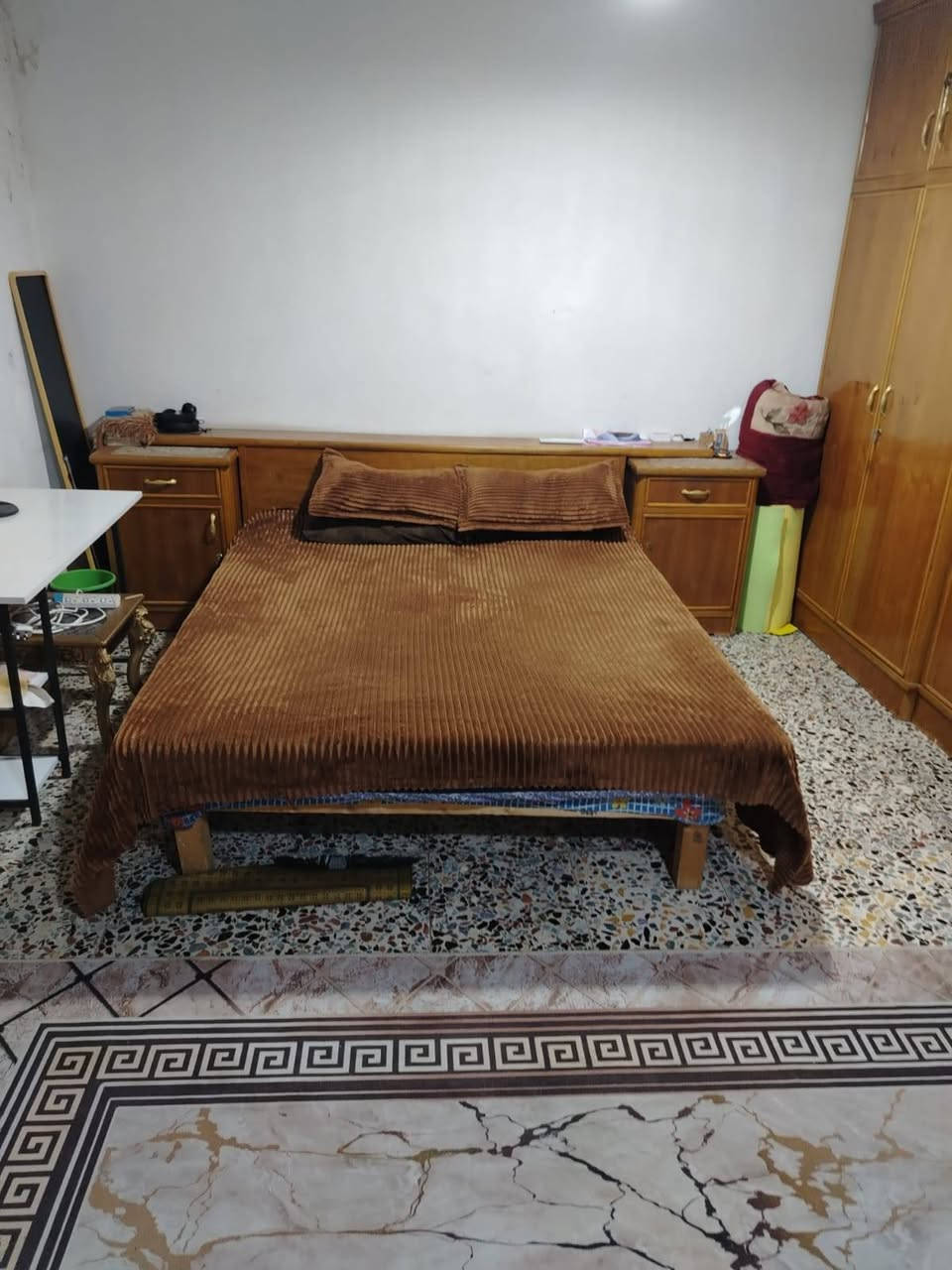 سلام عليكم من رخصت الادمن  غرفه صاج داخل اوخرج تزكام لغرفه نظاف 100/90لسعرمليون وتلث ميه بيه مجال قليل حك لجيه مكان لغرفه بغداد العبيدي حي الرئاسه علمن لغرفه راعيه امسكمه علا يده بتلث ملايين اوتلث ميه اني امكلف بلنشرهاذ رقم صاحب لغرفه *********** مع تحياتي للجميع
