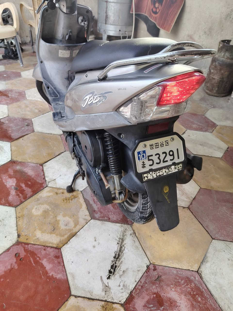 السلام عليكم ماكس للبيع جديده حاويه برغي ما مفتوح بيه صاله شهر من طالعه مكاني كربلاء 
750.   
***********
