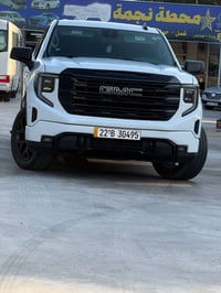GMC SIERRA السلام عليكم GMC سيراا 2023 للبيع   السعر 280$ قابل للتفاوض...