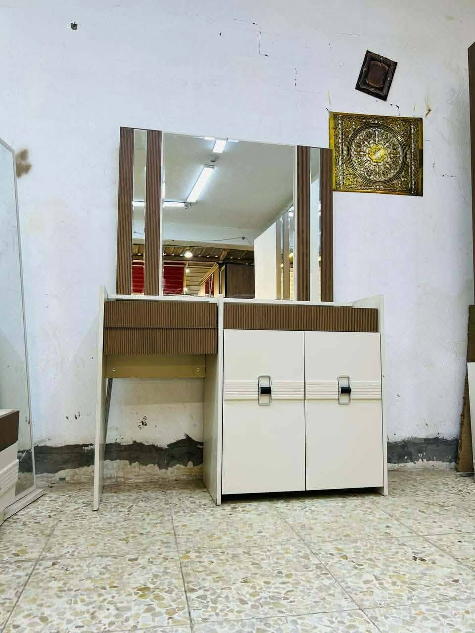 الجمال التركي في أبهى صوره! 🇹🇷✨
جدد غرفتك بالفخامة اللي تستاهلها مع الموديل التركي "تتكون من 9قطعه💥" : سعررر 750 
​🌟 خشب  أصلي 💯.
​🌟 تصميم ضخم ومودرن.
​🌟 نظام أبواب  متطور.
​🌟 أصالة تضمن لك الجودة والجمال.
​دلل نفسك، واجعل نومك ملكياً! 👑🥰 واصل نقل وشد داخل بغداد مجانا أما باقي المحافظات أجور نقل


**إذا كنت صاحب هذا الإعلان وتريد حذفه لأي سبب، رجاءا أرسل رسالة إلى الدعم الفني**