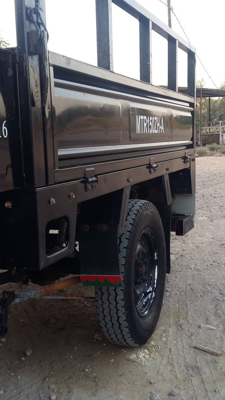 السلام عليكم 
ستوته للبيع 2016 رقم ابيض مكينه صار شهرين من شادهه 
تخم تاير ماذب اعليهه ولا ربع جاهزه من كلشي بيهه خياس بالشاصي قليل 
***********
