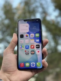 ايفون 11 برو ماكس  جهاز نسبه نضافته 99‎%‎ كله ابلاد فقط فيس ايدي واكف ...