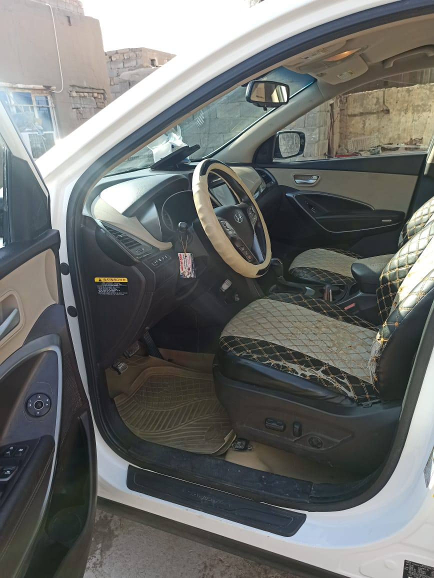 سنتافي سبورت ٢٠١٧  امريكي
خمسه راكب محرك 2400  الضرر جاملغ خلفي إلسائق وبيها رصعات بارد خفيفه ماشيه ٥٨ ميل محرك كير مامفتوح برغي منه تحكمات شاشه لمس مانع انزلاغ وانحدار تبريد شغال 
تحويل في أي وقت السعر ١٥٥  وبيها مجال قليل... 

للاتصال ***********
