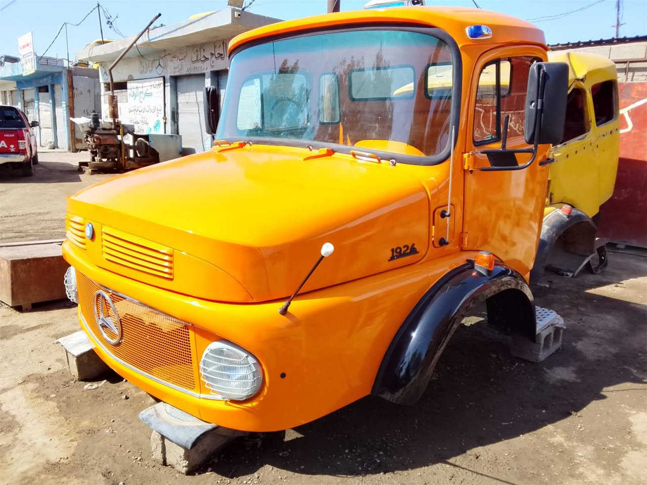 سلام عليكم للبيع قماره تك بلادي مامبدل بيه لا سكف ولا ضهر مصبوغه عام العنوان الفلوجه السعر 8ملاين وبيه مجال للستفسار اتصل على رقم ***********
