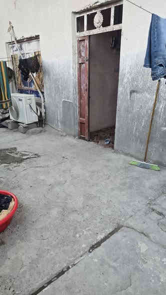 دارسكن وقف سني اصولي المساحة 200م العنوان بصره أبي الخصيب العوجه منطقه النزيله يتكون بيت من غرفتين ودواني وصاله كبيره كراج صحيات داخل وخارج سكف صبه كونكريت مسلح السعر 48مليون وبيه مجال الاستفسار أكثر اتصل أو وتساب ***********
