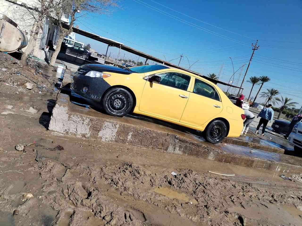 للبيع موديل 13 بدون اضباره سنويه عضم عاج و رقام صدامي بغداد السعر 80وبيها مجال كير مكينه كلها شرط تبريد كلها شرط ***********
