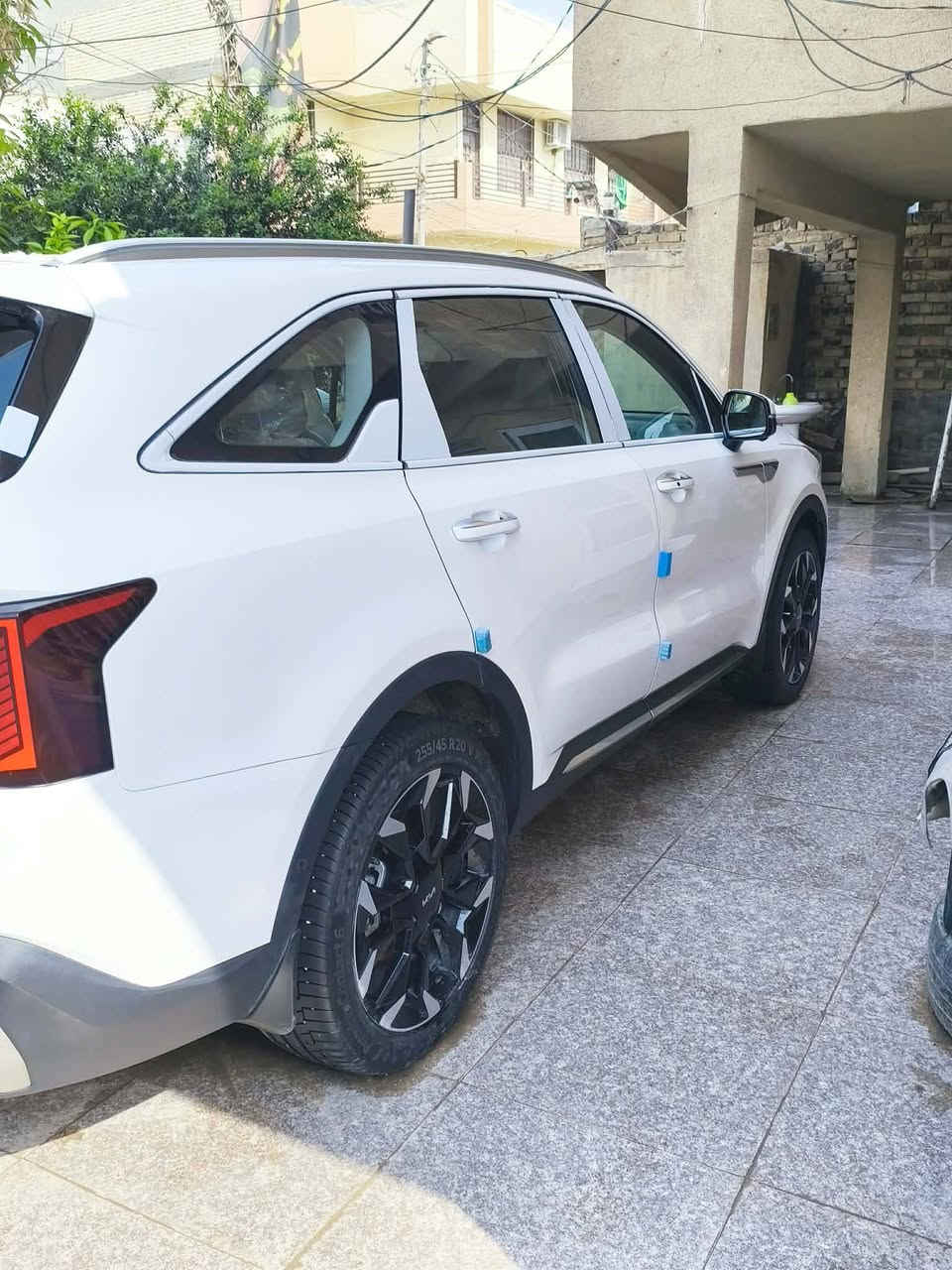 السلام عليكم سورنتو 2025 فول مواصفات  بصمه تتقدم وترجع عن الريموت ويل 20  خمس كامرات بانوراما اربع عدسات دبل لد امامي خلفي كشنات كهرباء افيكيشن خرائط📍 حساسات امامي خلفي وجانبي  وتوقف ذاتي عند الرجوع  حساس ويل
ورقم بغداد الدولي  بصمه تشغيل عن بعد داخل ابيض شاشة متصله متغيره الالوان متغيرة 64 لون متغير شاشة اعطال داتو شو محرك سته سلندر 3500  .... 
بيها مواصفات
الاستفسار. 
***********

338 وبيها مجال
