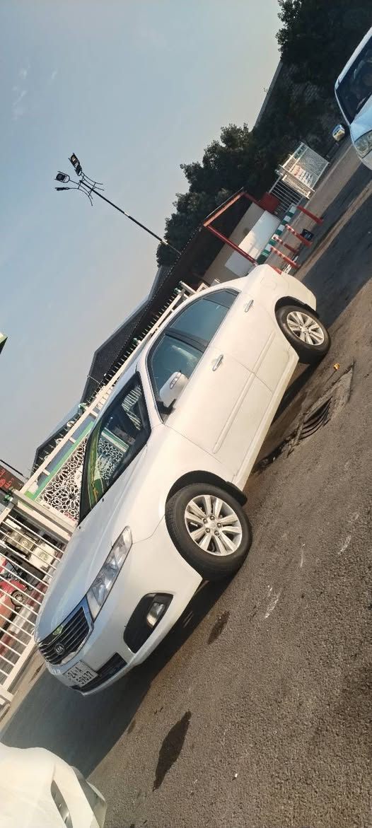 اوبتيما للبيع موديل 10 فول موصفات
بيه ٣ قطع وحده صبغ وثنين تبديل بيه لغد مكدار ٤اصابع سياره رقم دهوك وبسمي مكان بابل المسيب السعر ١١٩ وبيه مجال شراي يتصل سياره حلوه وجديده وبيه بارد قليل سياره ماتصرف عليه الف ***********  شراي يتصل
