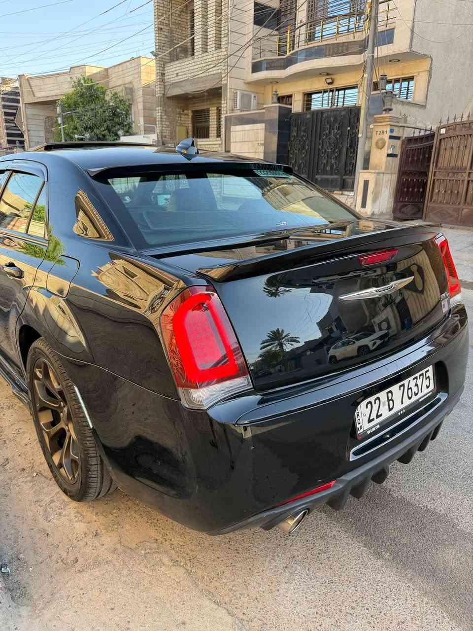 كرايسلر 300S . (كولد) .

الموديل : 2018  . (كندي) . 
العداد : 132 miles
المحرك : V6 . 3.6L . 
الضرر : صبغ دعامية أمامية 
السعر $ 235 بيها مجال 
 الرقم اربيل 
موقع السيارة بغداد/ السيدية 
ه‍ : ***********
المواصفات :
* پانوراما . 
* مصابيح امامية زنون مع LED . 
* ويل قياس 20 أنج گولد . 
* شاشه كبيرة كاربلي.
* سستم صوت الپاين 
* مقصورة الركاب من الجلد الفاخر .  
* المقاعد الأمامية كهربائية . 
* مقاعد أمامية وخلفية تدفئة . 
* تشغيل عن بعد . 
* تدفئة ستيرن . 
* محدد سرعة . 
* تلفون بلوتوث . 
* كاميرا خلفية .
* مرايا متحسسة للاضاءة العالية .
* كير شفتر بالستيرن . 
* دخول ذكي (بصمة) .
