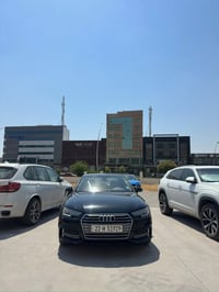 Audi A4 2018   ماشية ٢٠١ الف   مسبوغ بس باب   سياره كلش نضيفه   كير ،م...