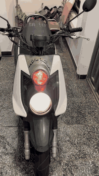 يا الله
السلام عليكم 
 دراجة سكنس جبلي موديل 2015 لون ابيض محرك 150 سيسي دراجة تزويد خارجي خفيف 1.يدات ابريك 2.منكاش أبريك خلفي 3. افلنجة وردة  اوراق موجودة منفيس ملون  +منفيس عادي  دراجة رمبه 
لايك عالي ناصي بكلايت خلفي خلية
اشاير خلية  امامي +خلفي لون ابيض 
محرك كفالة  جيب وياك فيتر وفحص كهربائيات كلشي شغال حتة طوافة مكان بغداد  بياع 
رقم تليفون *********** 
 سعر مليون 250
