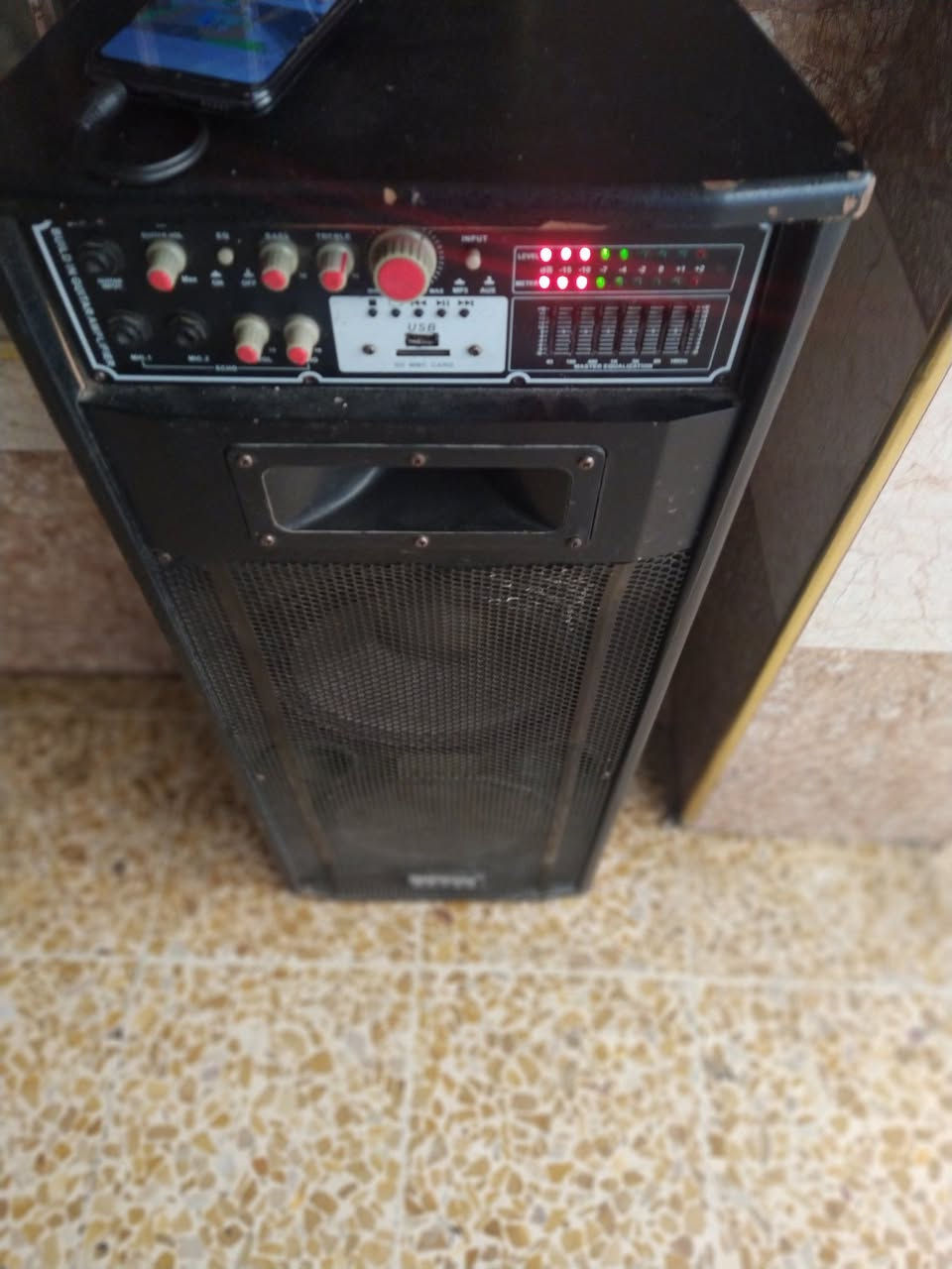 ديجي اوكس ياباني شغال شرط مثل ما اموضح كهرب وليسا شحن تفحص وتاخذ ادفع سعر وبيعك مكاني الايمن وادي حجر التفاصيل ***********
