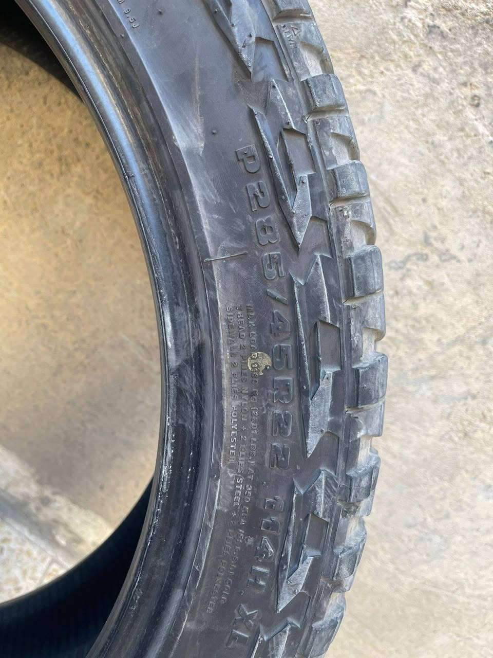 عندي تخم تاير مال تاهو جديد للبيع بل يرضى بي الله
***********
