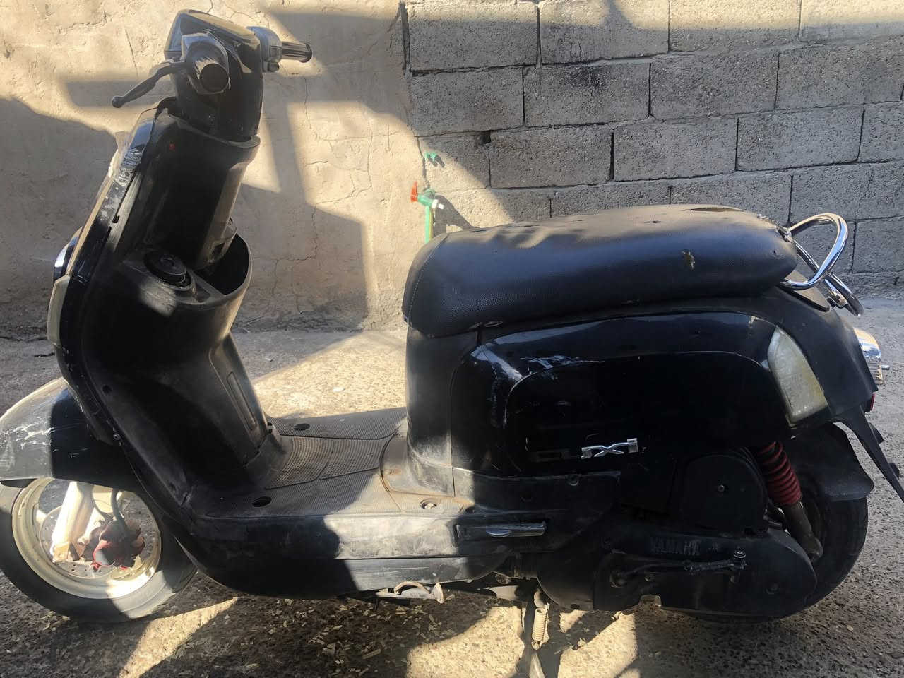 السلام عليكم بوليس للبيع دراجه ختم واحد بلاديه مكينه خرسه شلعه ومعدل كلها شغاله هورن دبل اشاره لايتات سعرها٣٥٠ وبيها مجال مكاني بياع قرب فلكه الشهداء هـ ***********
