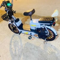 وبركاتة دراجة شحن للبيع بسعر 450 وبيها مجال 07773682945