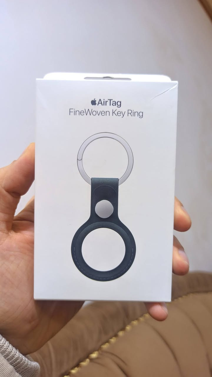 السلام عليكم ، للبيع ميدالية أير تاك (Air tag) جديد بالباكيت لون اخضر غامق 
السعر 45 الف والتوصيل مجاني لكافة انحاء العراق 
للتواصل وتساب ***********5
