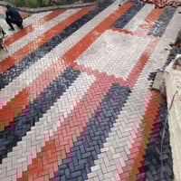 عمل انواع المقرنص، والمرمر، والبورسلين، والساقيه والكربستون ،والبازلت ...