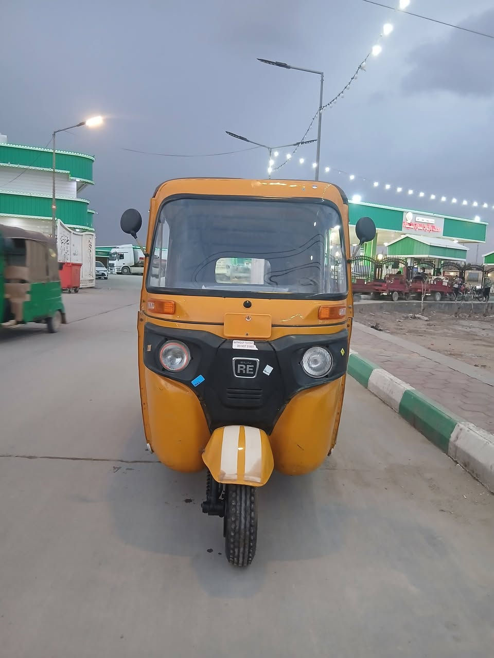 يالله تكتك للبيع 19 رقم وسنويه
السعر 5500وبيه مجال 
العماره حي الشرطه
الاسفسار الاتصال ***********....***********

خاص ما جاوي
