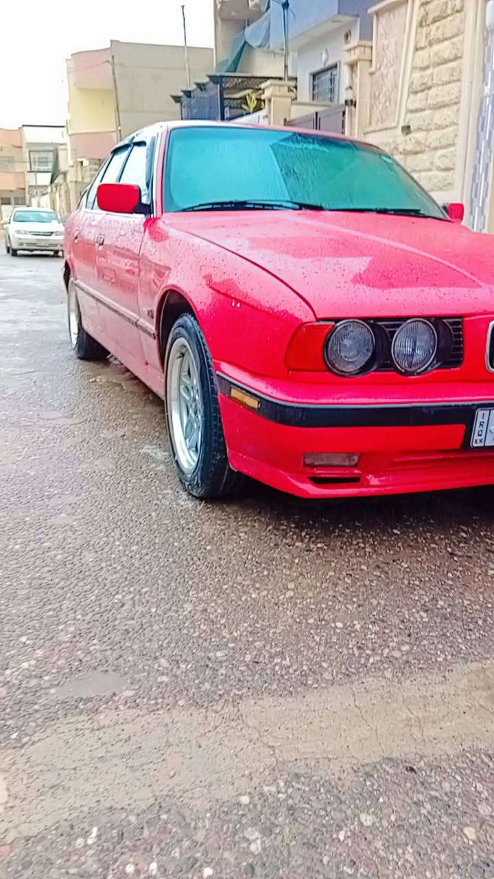 سلام عليكم بيام للبيع 520  بس كير عادي موديل 1989سنويه هزه ل2030 رقم دهوك دولي بيها طخه بل جاملغ صفحت النفر المامي صبغ جاملغ وبوند فقد  
تبريد تتفئه شغال 
وياله M 
داخلها جلد اسود 
سستم سماعات 
شرط التحويل 
سعر 48 وبيها مجال شي قليل 
***********5
***********
