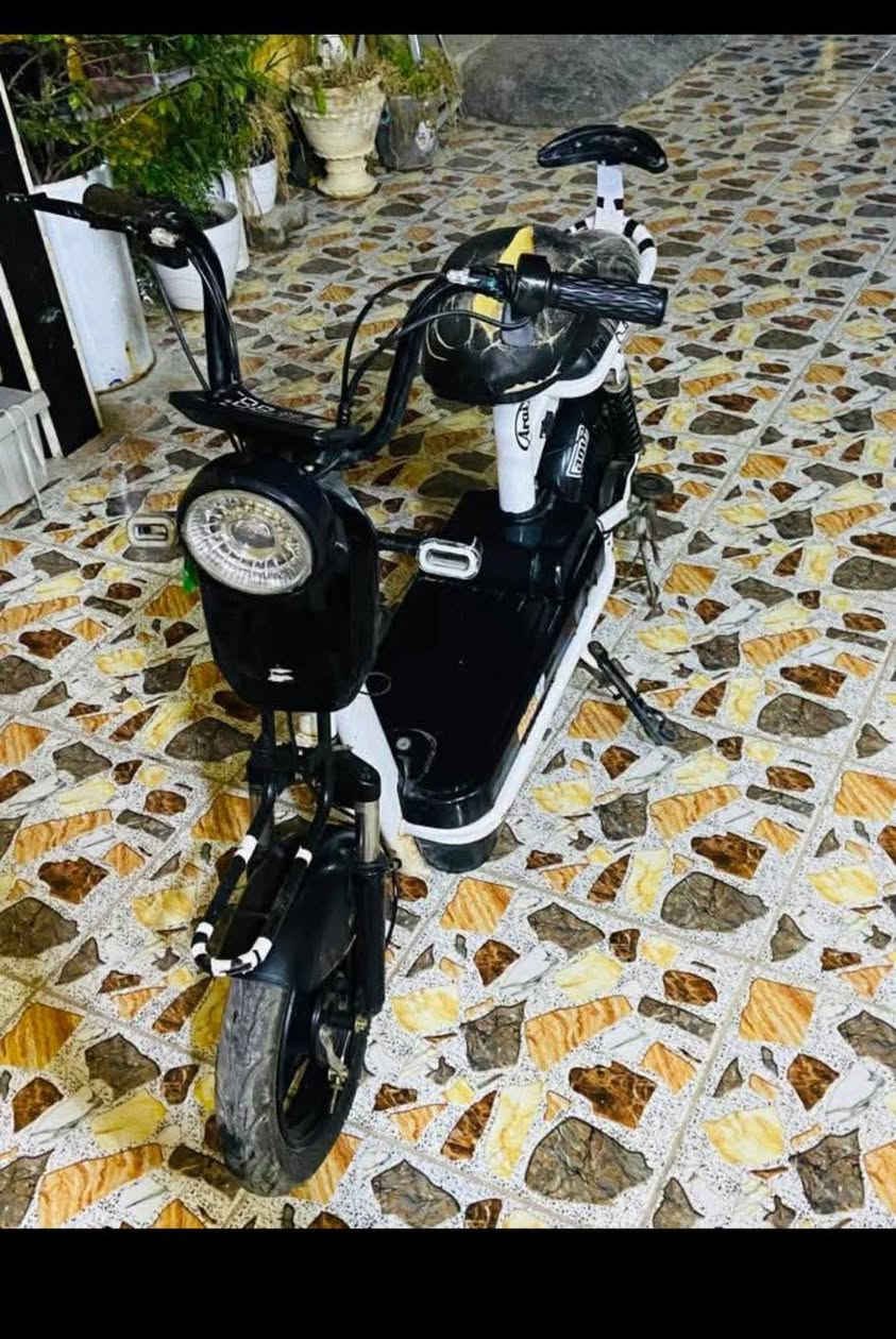 السلام عليكم اخوان عندي دراجه البيع حجم14دراجه حلوه  رايدها 100قفل
***********
