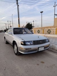 كراون بطه 1994 مكفوله من الضربه والكص ونقل الجثه والعيب الشرعي  سياره ...