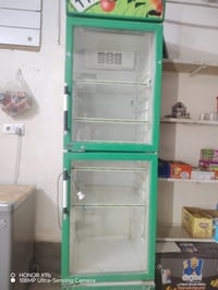 ثلاج مال محل للبيع نضيف خابره ع رقم  07868037362