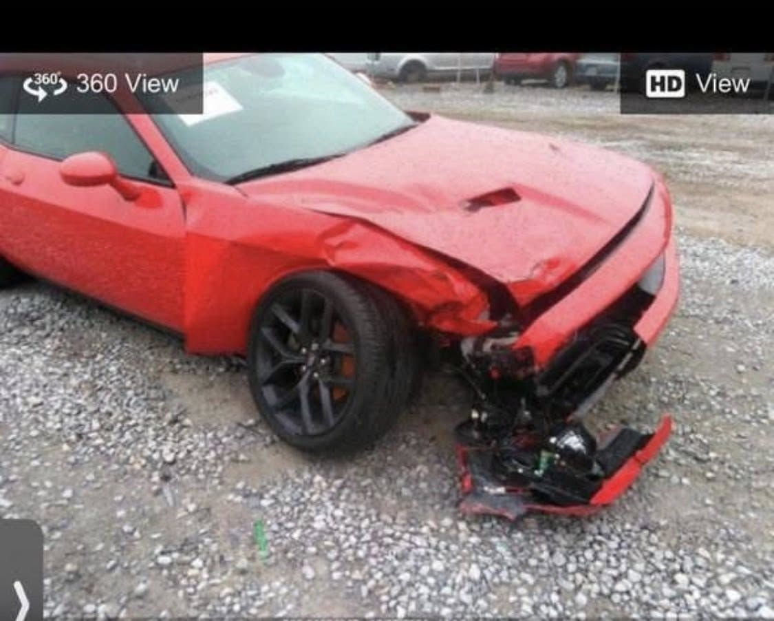 جالنجر للون مميز احمر دم الغزال موديل 2021 رقم اربيل  حادثه مثل ماموضح بالصور  وتقرير الكرفاكس.    بدون ايرباك   حداثه جاملغ امامي والباب صبغ صفحه أبيع  فتحه حساسات محدثه  الصفحه الثانيه بي بارد  وشويه من القمار  طلع كلير من امريكا  والفديو منشور يوضح حاله السياره   محرك كير  علي وضع الشركه مامفتوح مالك واحد اني  صدر جديد.  تخم تاير. السياره كامله  نواقص بسيطه وكاله تريد تحويل ماشيه @٩٣  الف ميل    مرواس   رقم شمالي يكون  افضل  هايبرد 

رقم الموبايل *********** وتساب  السياره بالغزاليه السعر ١٦٥   وبيه مجال.
