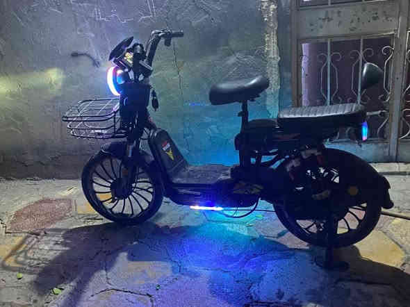 باسكل شحن اصدار جديد تقريبا مستعمل شهرين بعده جديد 5 بطاريات تايرات جوبلس شاشه ايباد واذا صار عطل يطلع ب الشاشه دبل اشاره 4 نمر باسكل نضيف وبعده جديد السعر (350) وبي مجال الرقم *********** حلة
