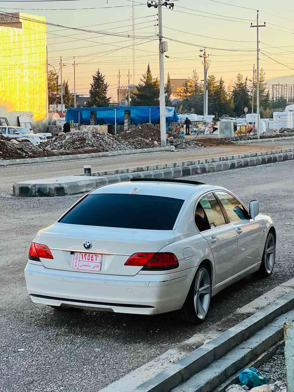 بەناوی خوای گەورەو مهیرەبان 
  BMW Wat Wat 2008 740 i V8 
مواسەفاتەکانی 
١ سلاید 
٢ کوشن جڵد 
٣ چوار دەرگە شەفت 
٤ کوشن سارد و گەرم 
٥ پێنچ پەردە 
٦ ئاوینەکانی ئەخەویت 
٧ سێ مۆدی لێخوڕیمی هەیە 
٨ چوار جام ئۆتۆ 
 فول فول مواسەفاتی تر 
کیڕو مەکینەی بەشەرت 
سەیارەکە لۆک لۆکە لەسەر دەقی شەریکە ماوەتەوە 140000 ڕۆیشتوە 
سەیارەکە دوبەیە 
بۆیاخی ئیراقی نیە  
١ پارچەی ئەورپای پیوەیە  
سەیارەکە مالی دۆستە 
0750 189 0736
 نرخی :105 گەڵا مەجال رانية, السليمانية
